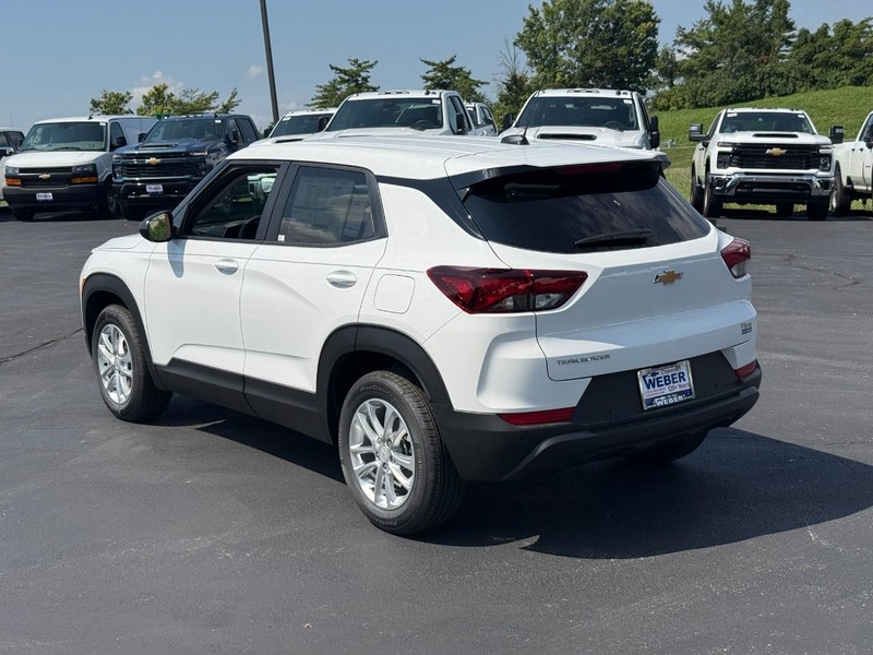 Chevrolet TrailBlazer Vehicle Full-screen Gallery Image 3