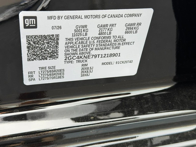 Chevrolet Silverado 2500HD Vehicle Full-screen Gallery Image 15