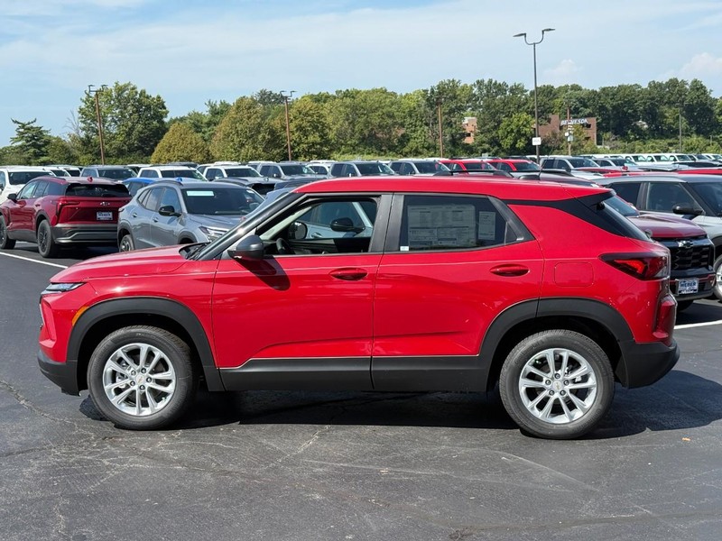 Chevrolet TrailBlazer Vehicle Full-screen Gallery Image 2