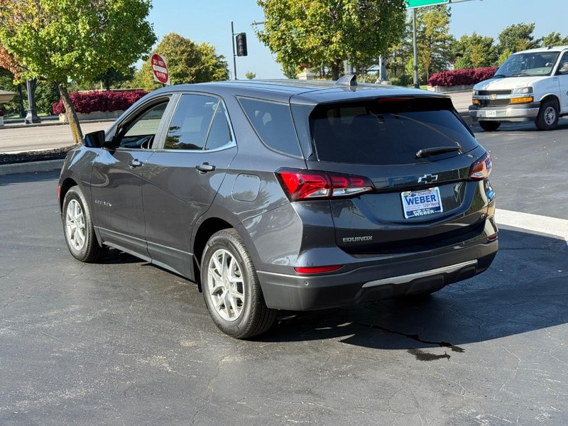 Chevrolet Equinox Vehicle Full-screen Gallery Image 3