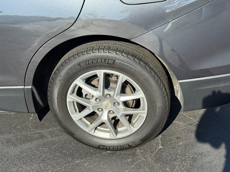 Chevrolet Equinox Vehicle Full-screen Gallery Image 4