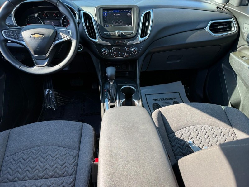 Chevrolet Equinox Vehicle Full-screen Gallery Image 12