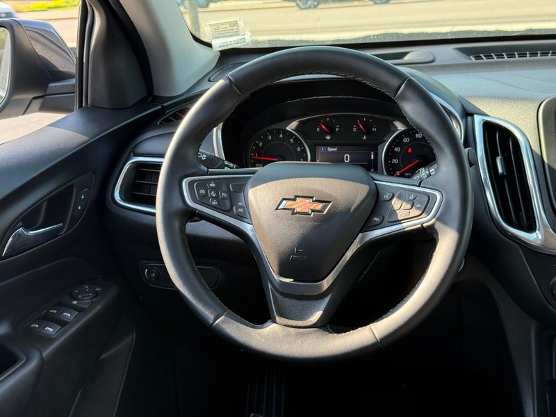 Chevrolet Equinox Vehicle Full-screen Gallery Image 13