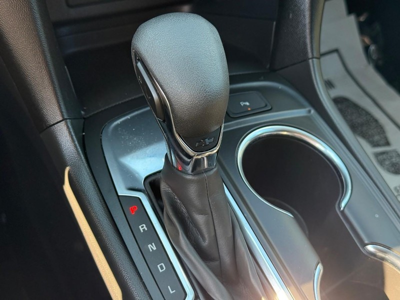 Chevrolet Equinox Vehicle Full-screen Gallery Image 22