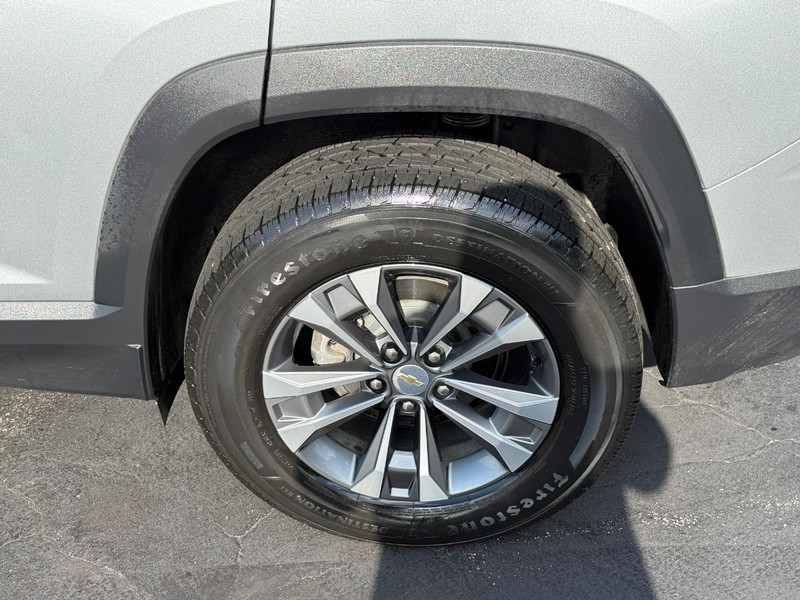 Chevrolet Equinox Vehicle Full-screen Gallery Image 4