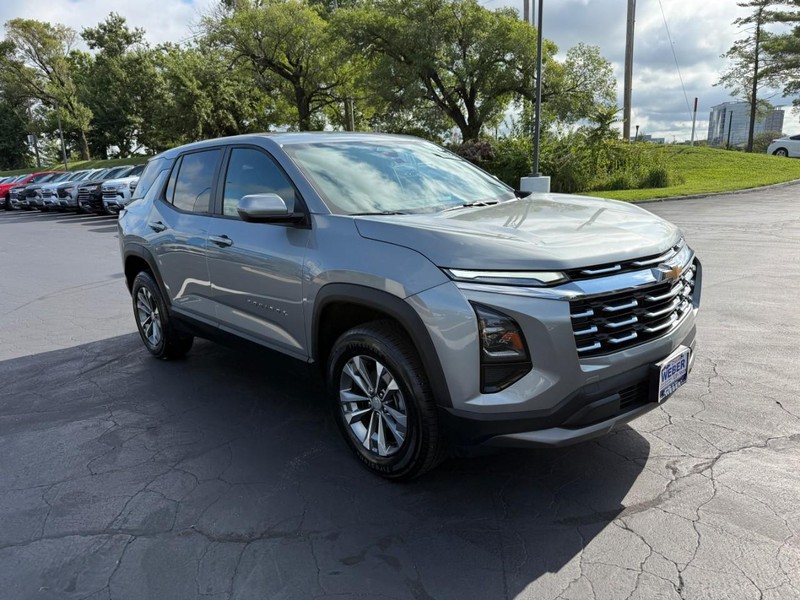 Chevrolet Equinox Vehicle Full-screen Gallery Image 8