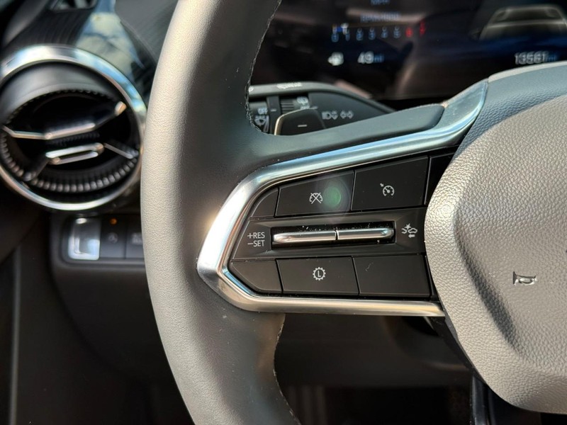 Chevrolet Equinox Vehicle Full-screen Gallery Image 19