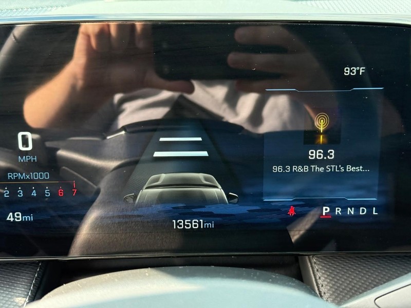 Chevrolet Equinox Vehicle Full-screen Gallery Image 21