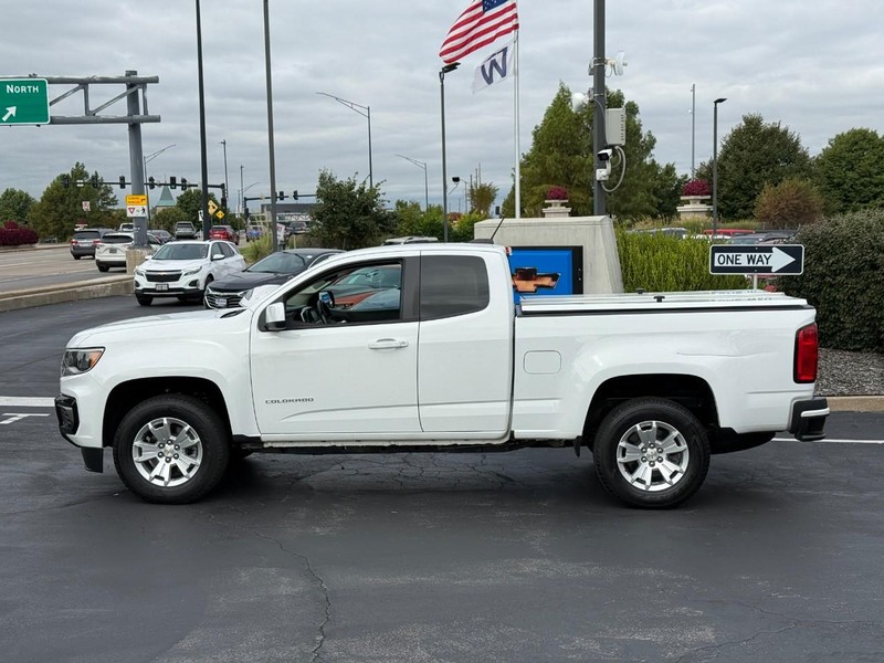 Chevrolet Colorado Vehicle Full-screen Gallery Image 2