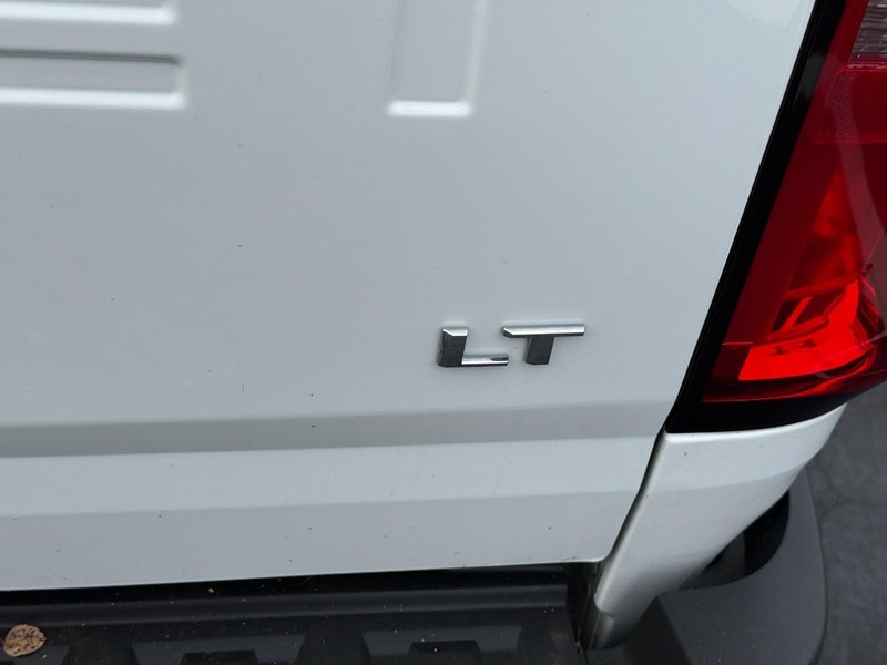 Chevrolet Colorado Vehicle Full-screen Gallery Image 5