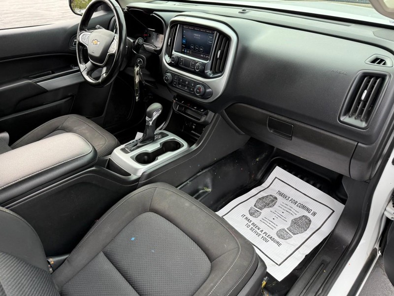 Chevrolet Colorado Vehicle Full-screen Gallery Image 13