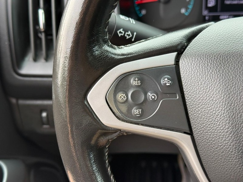 Chevrolet Colorado Vehicle Full-screen Gallery Image 17