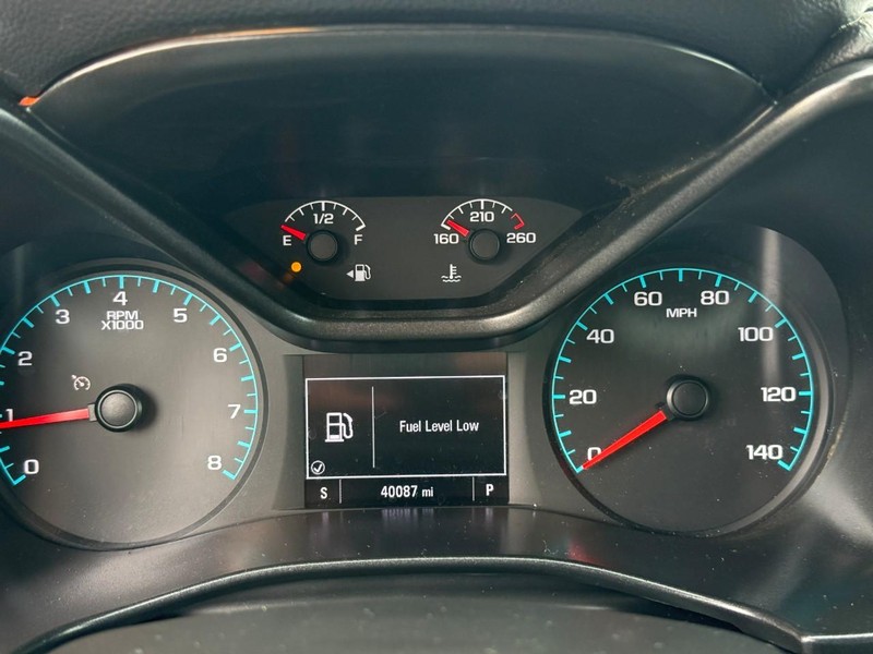 Chevrolet Colorado Vehicle Full-screen Gallery Image 19