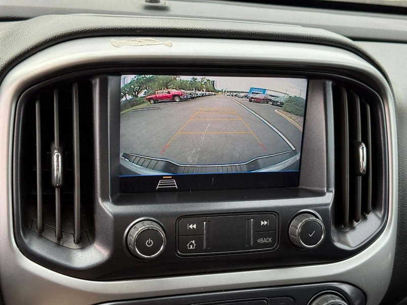 Chevrolet Colorado Vehicle Full-screen Gallery Image 21
