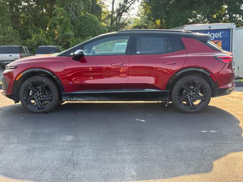 Chevrolet Equinox EV Vehicle Full-screen Gallery Image 2