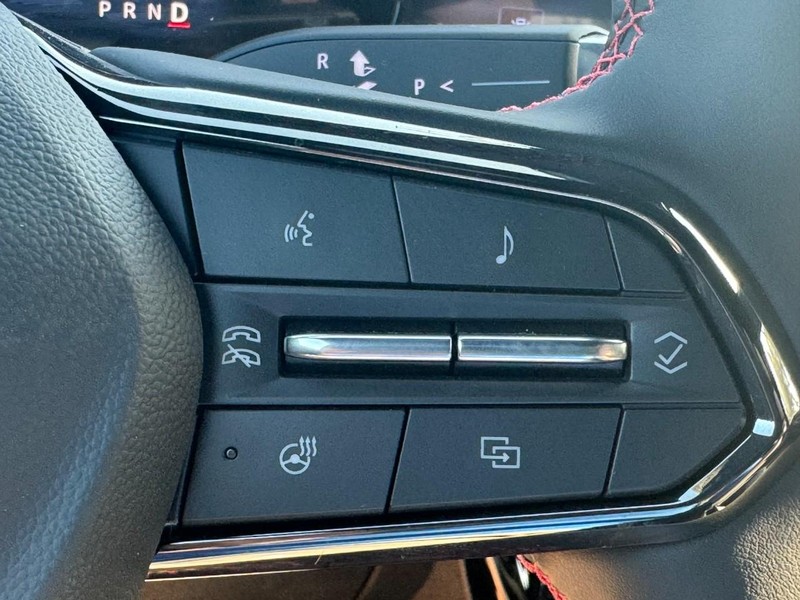 Chevrolet Equinox EV Vehicle Full-screen Gallery Image 14