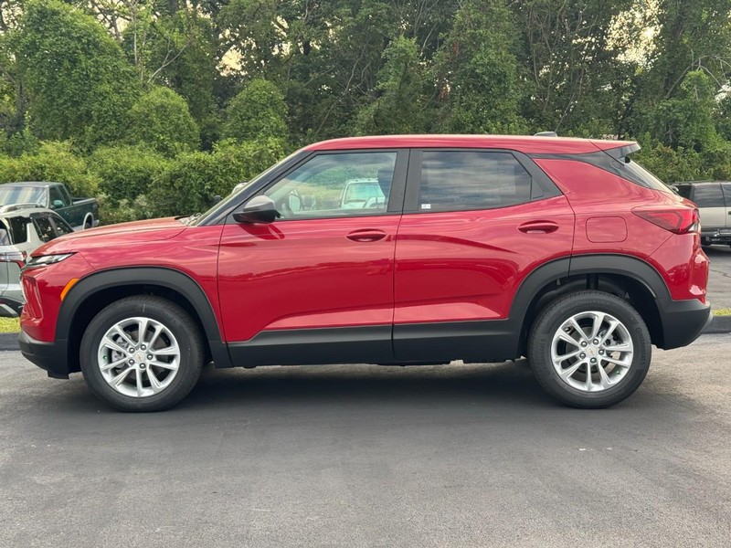 Chevrolet TrailBlazer Vehicle Full-screen Gallery Image 2