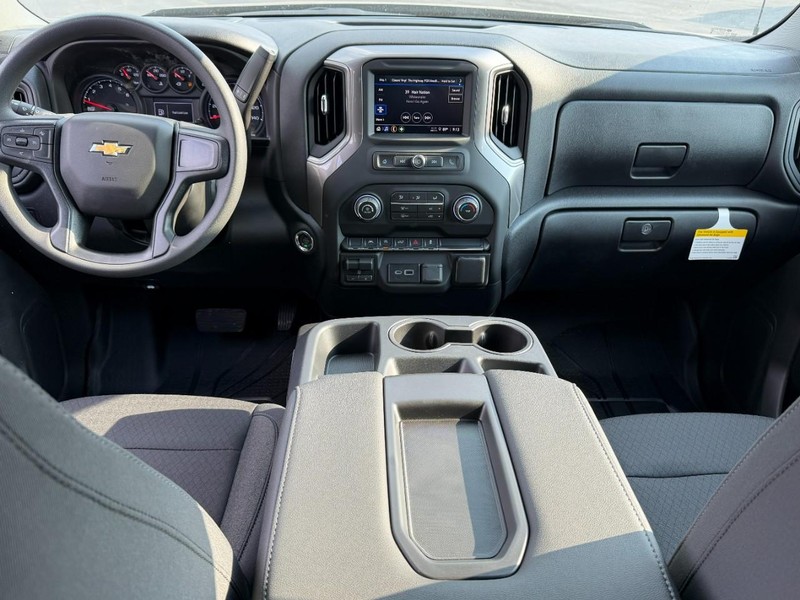 Chevrolet Silverado 1500 Vehicle Full-screen Gallery Image 5