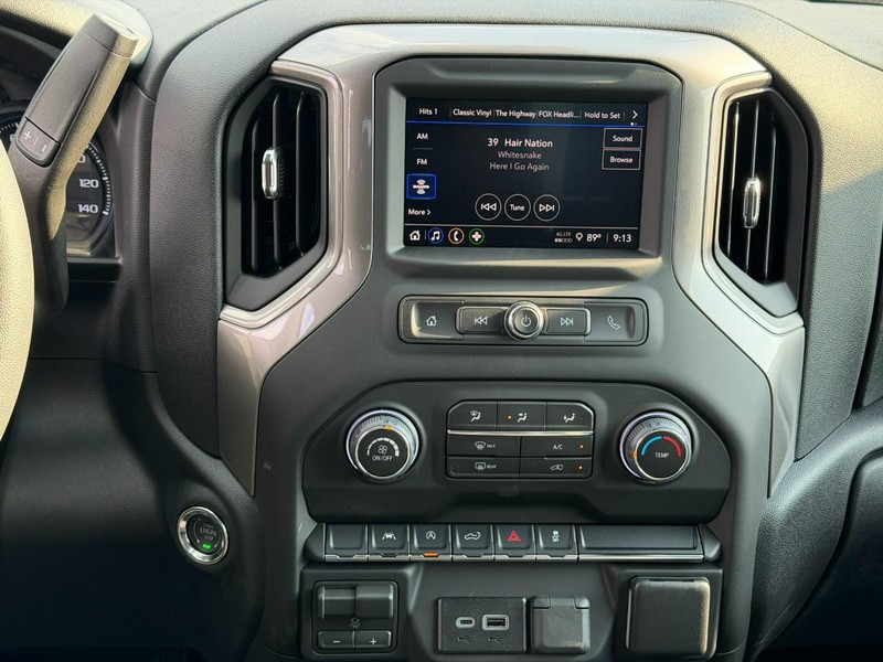Chevrolet Silverado 1500 Vehicle Full-screen Gallery Image 7
