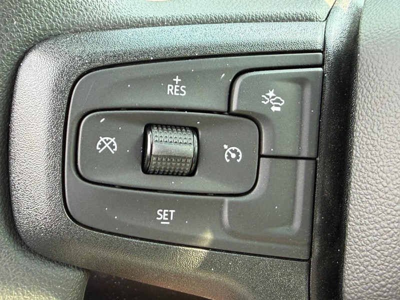 Chevrolet Silverado 1500 Vehicle Full-screen Gallery Image 11