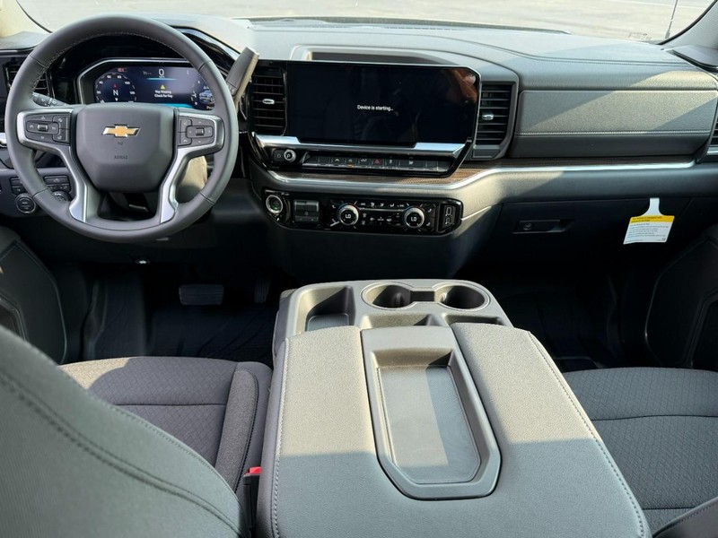 Chevrolet Silverado 1500 Vehicle Full-screen Gallery Image 5
