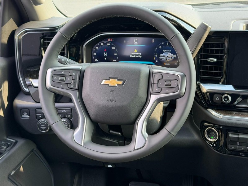 Chevrolet Silverado 1500 Vehicle Full-screen Gallery Image 6