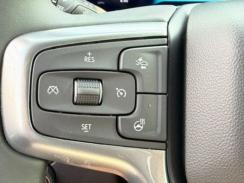 Chevrolet Silverado 1500 Vehicle Full-screen Gallery Image 11