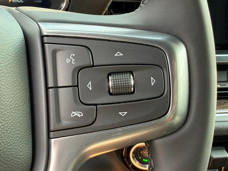 Chevrolet Silverado 1500 Vehicle Full-screen Gallery Image 12
