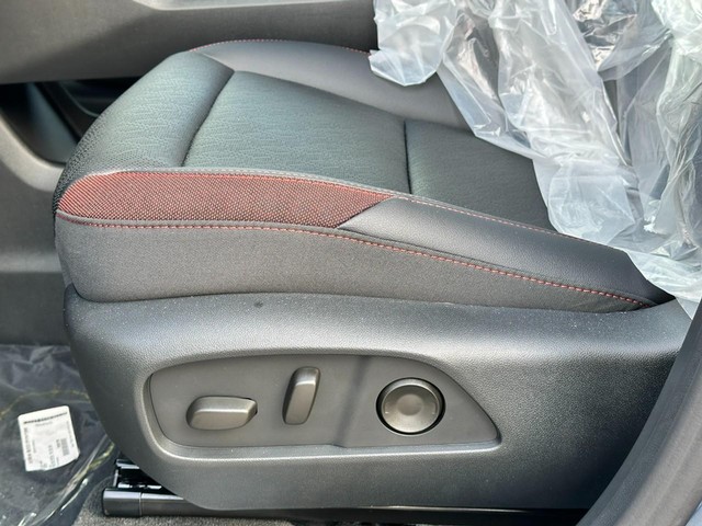 2027 Chevrolet Equinox RS - Photo 11