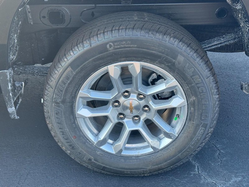 Chevrolet Silverado 1500 Vehicle Full-screen Gallery Image 4