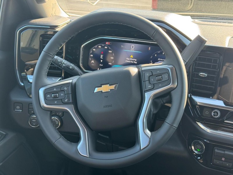 Chevrolet Silverado 1500 Vehicle Full-screen Gallery Image 8
