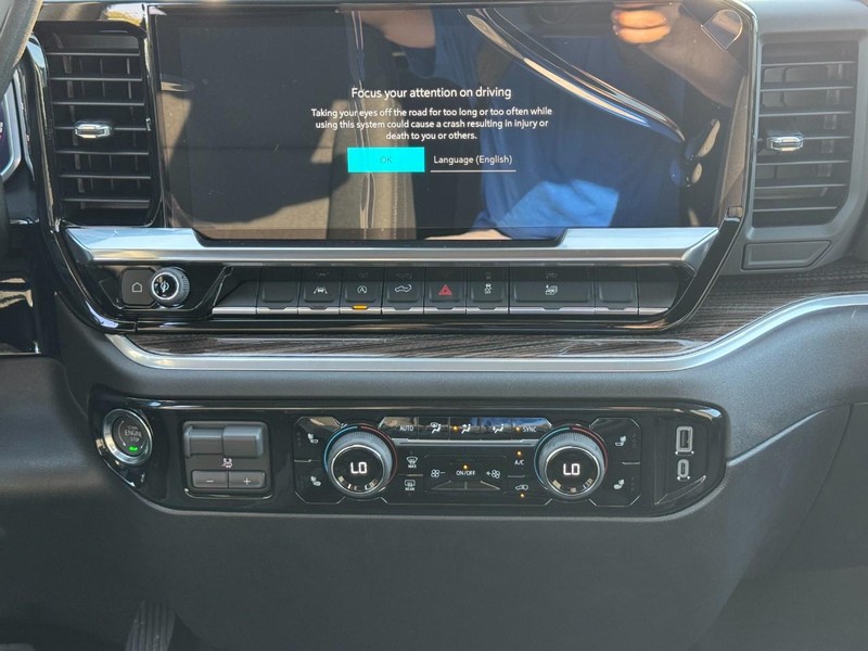 Chevrolet Silverado 1500 Vehicle Full-screen Gallery Image 9