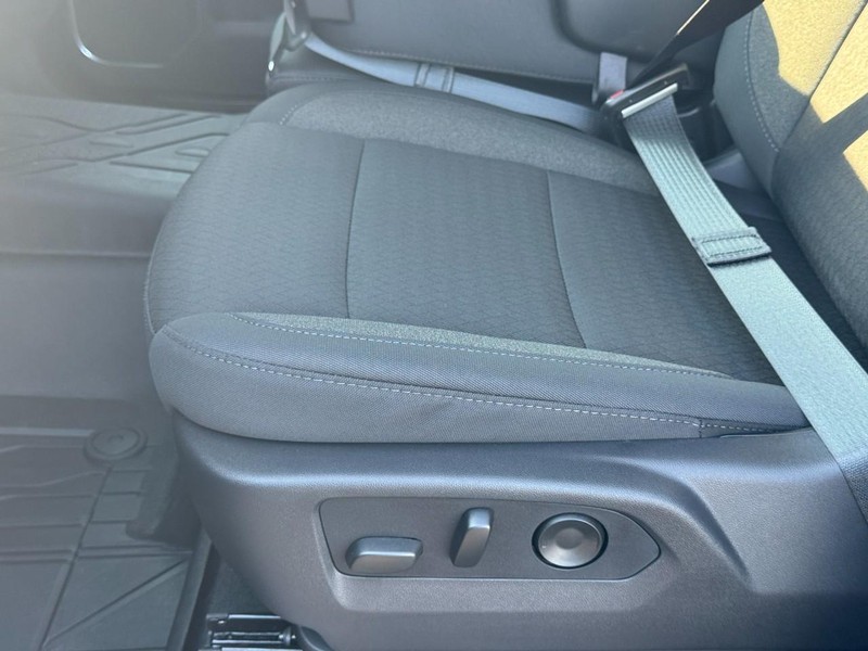 Chevrolet Silverado 1500 Vehicle Full-screen Gallery Image 10