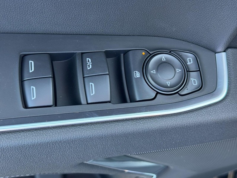 Chevrolet Silverado 1500 Vehicle Full-screen Gallery Image 11