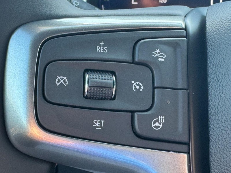 Chevrolet Silverado 1500 Vehicle Full-screen Gallery Image 12