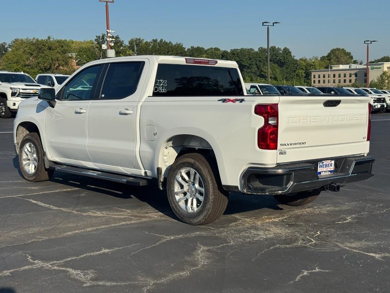 Chevrolet Silverado 1500 Vehicle Full-screen Gallery Image 3