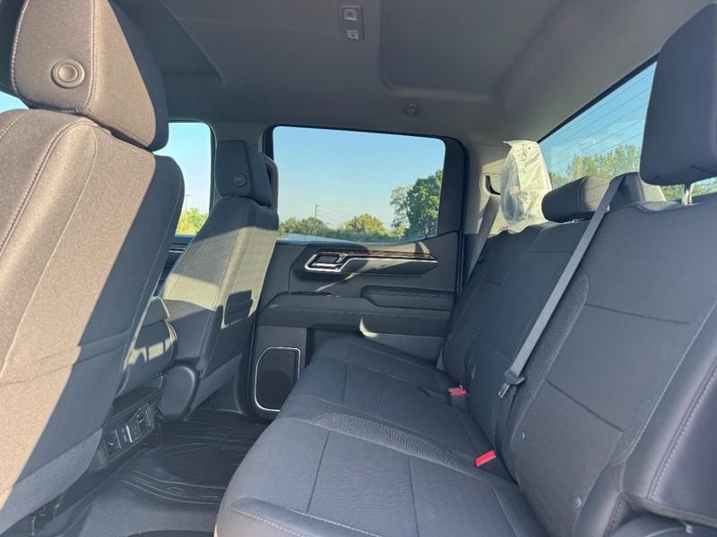 Chevrolet Silverado 1500 Vehicle Full-screen Gallery Image 7