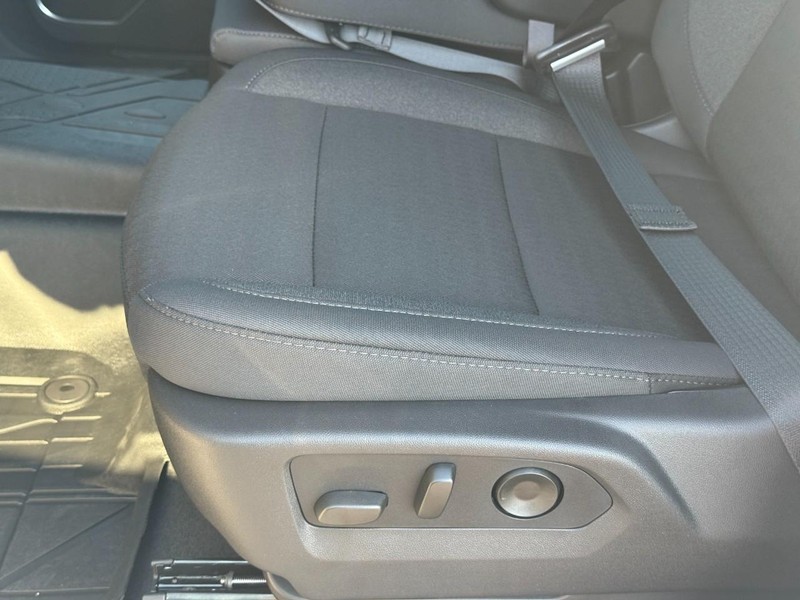 Chevrolet Silverado 1500 Vehicle Full-screen Gallery Image 11