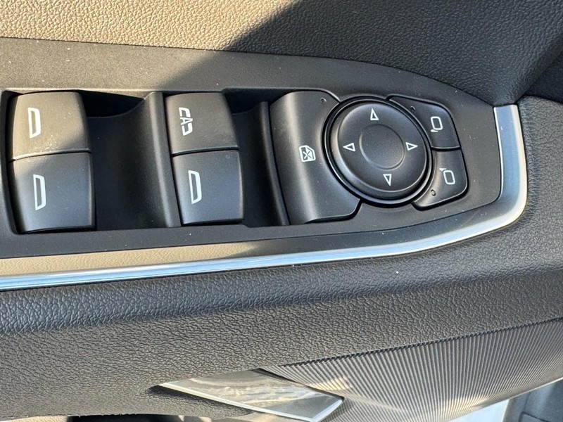 Chevrolet Silverado 1500 Vehicle Full-screen Gallery Image 12