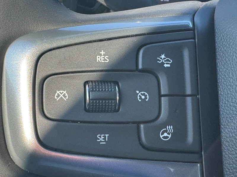Chevrolet Silverado 1500 Vehicle Full-screen Gallery Image 13