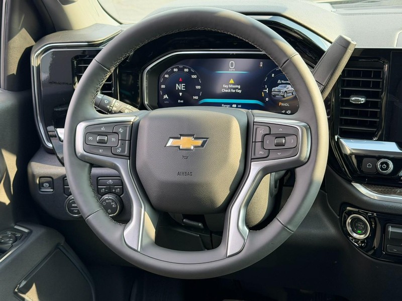 Chevrolet Silverado 1500 Vehicle Full-screen Gallery Image 6