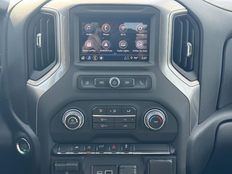 Chevrolet Silverado 1500 Vehicle Full-screen Gallery Image 8