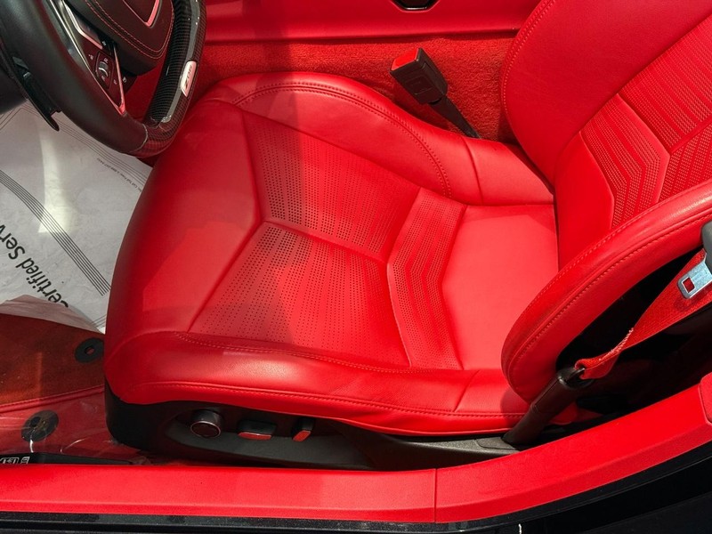 Chevrolet Corvette Vehicle Full-screen Gallery Image 8