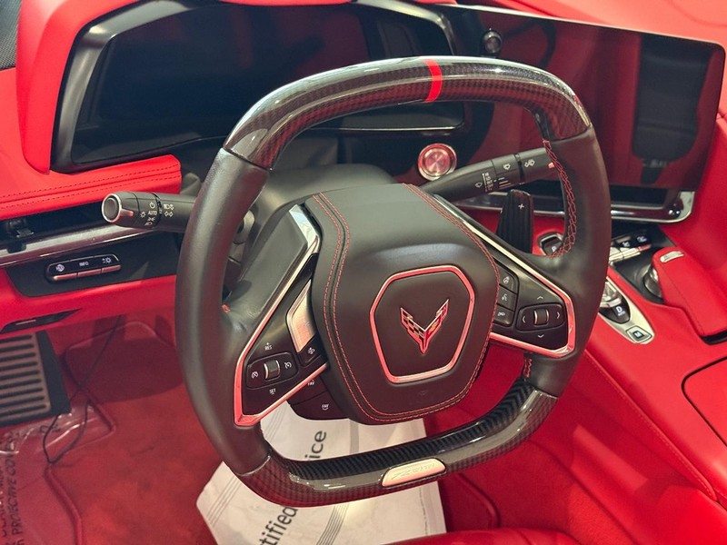 Chevrolet Corvette Vehicle Full-screen Gallery Image 9