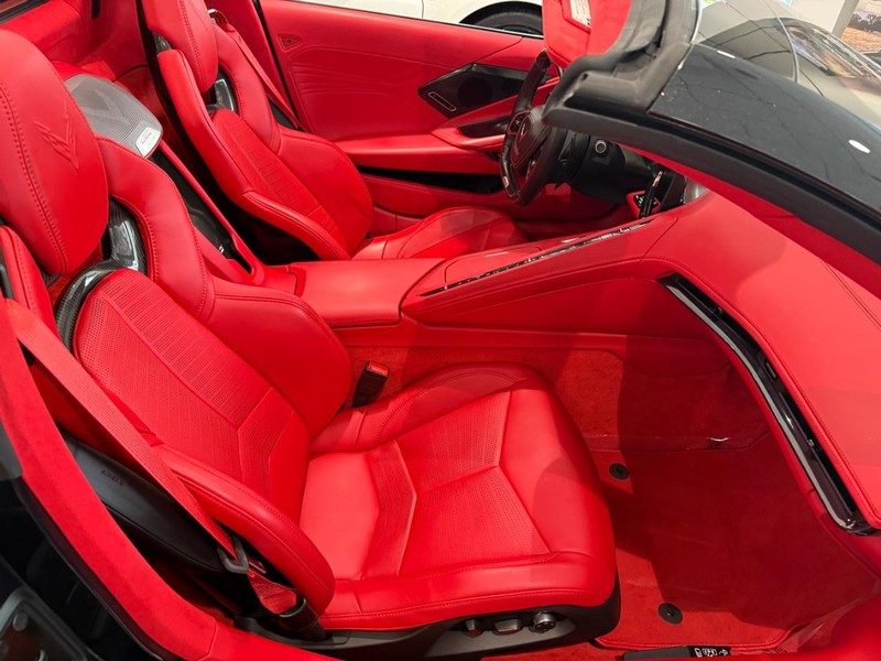 Chevrolet Corvette Vehicle Full-screen Gallery Image 10