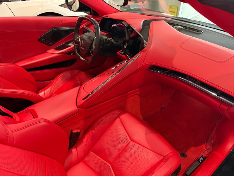 Chevrolet Corvette Vehicle Full-screen Gallery Image 11