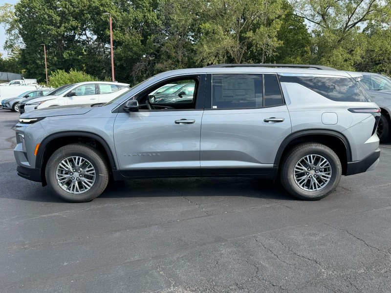 Chevrolet Traverse Vehicle Full-screen Gallery Image 2