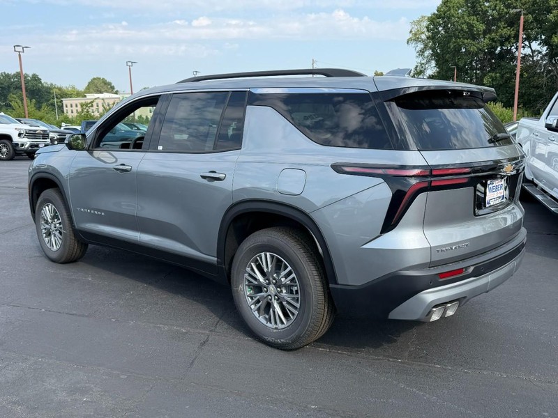 Chevrolet Traverse Vehicle Full-screen Gallery Image 3