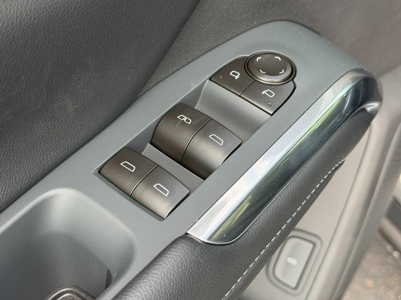Chevrolet Traverse Vehicle Full-screen Gallery Image 11