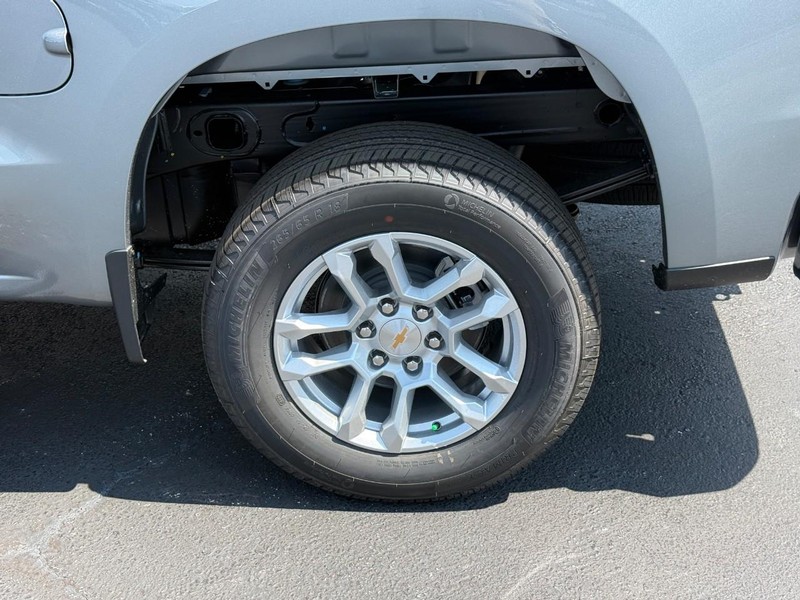 Chevrolet Silverado 1500 Vehicle Full-screen Gallery Image 4